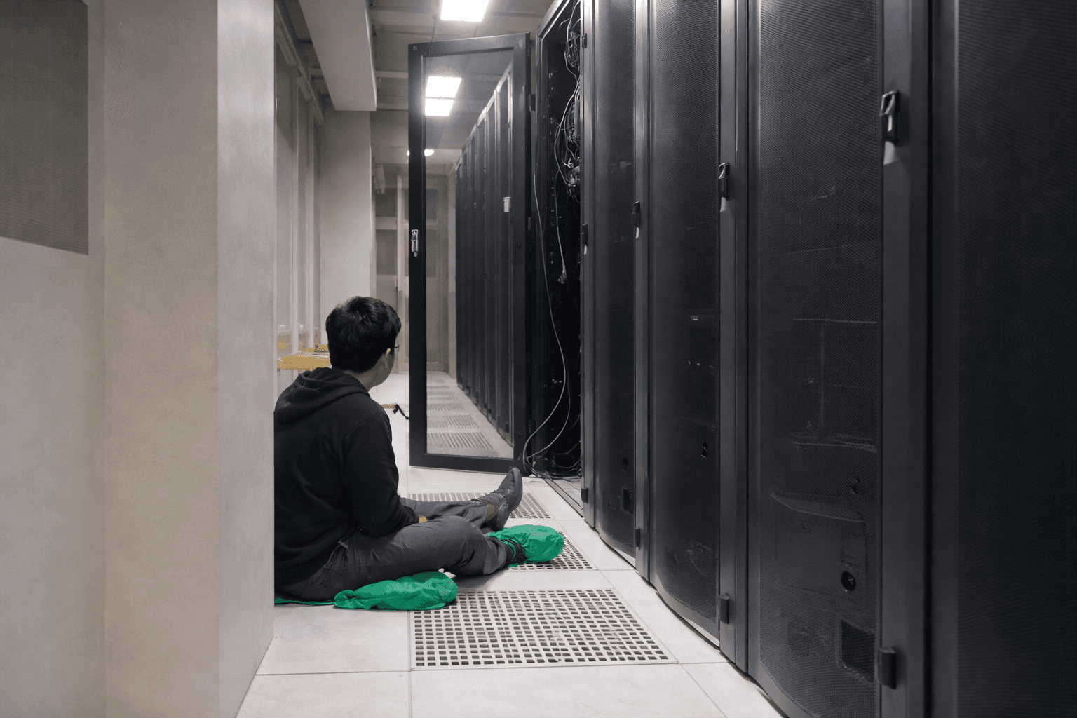 Maintenance Server (VPS/Linux)